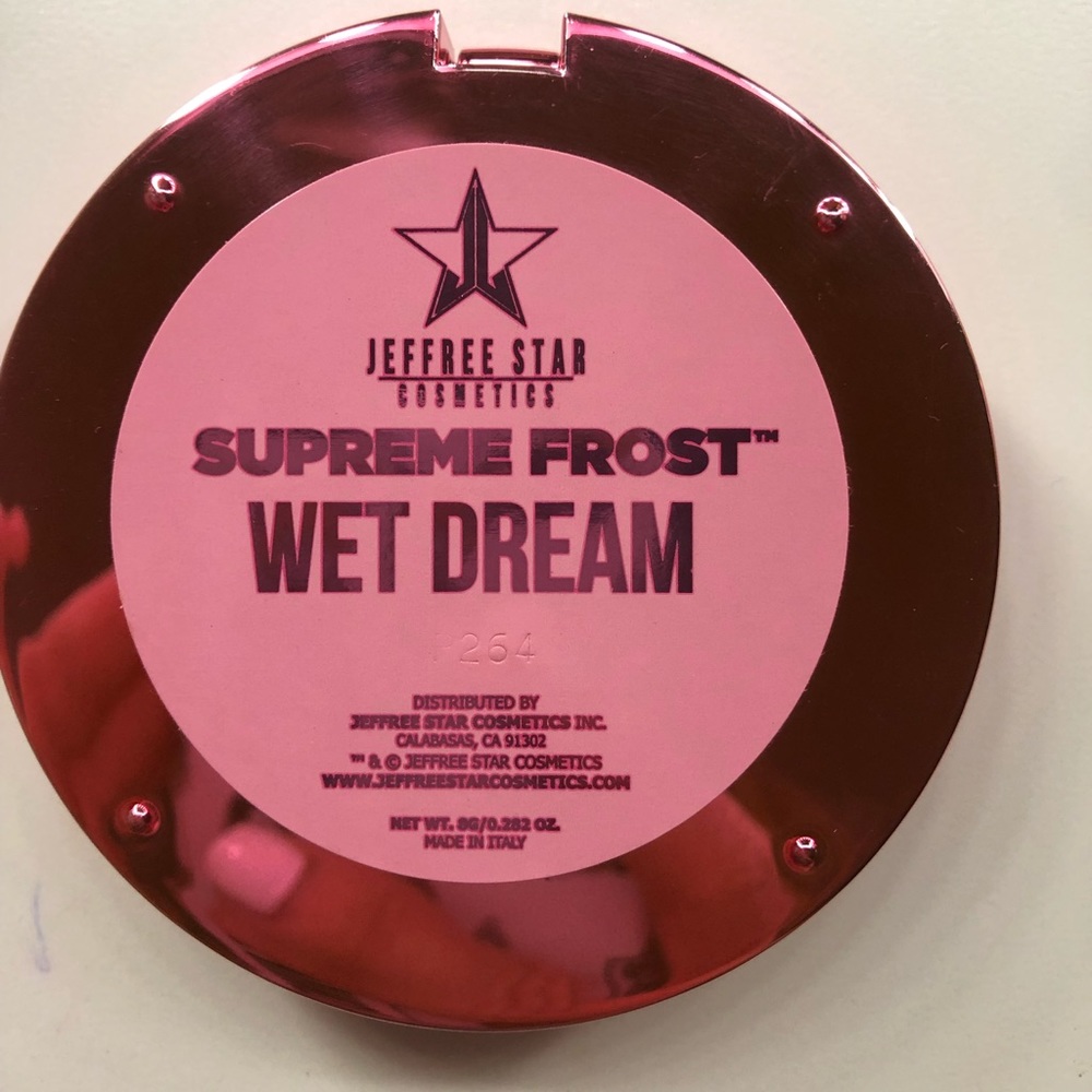 Jeffree Star supreme frost highlighter wet dream